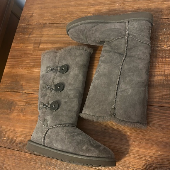 Ugg Bailey button triplet boot - Picture 1 of 7